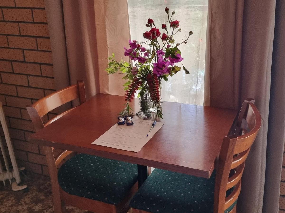 La Cochon Rose Motel Saint Arnaud ภายนอก รูปภาพ