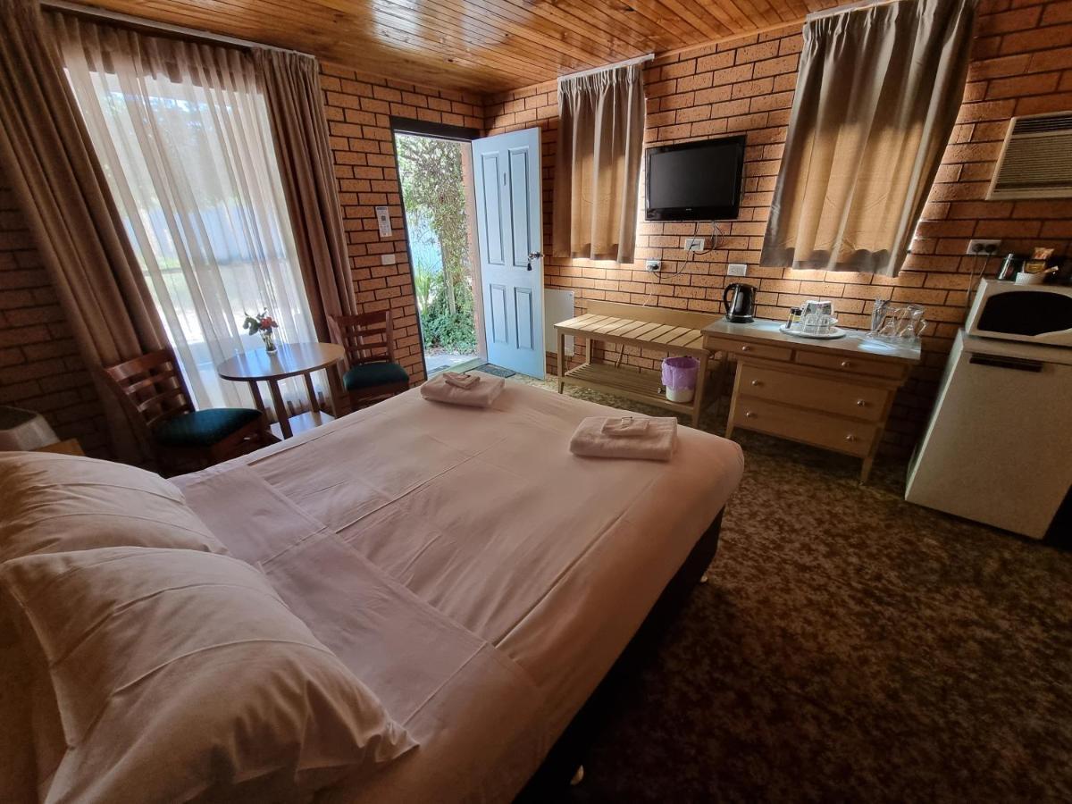 La Cochon Rose Motel Saint Arnaud ภายนอก รูปภาพ