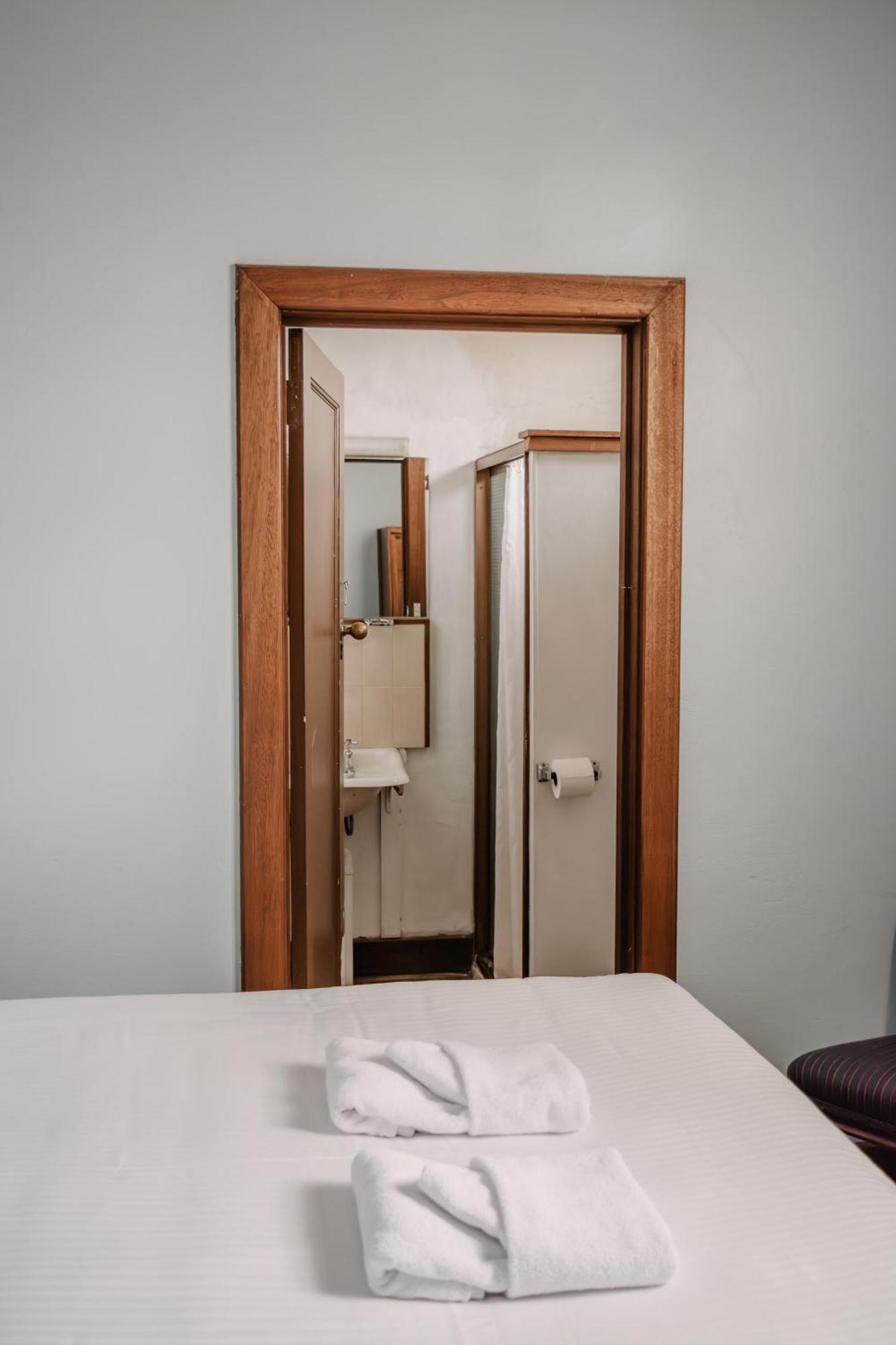 La Cochon Rose Motel Saint Arnaud ภายนอก รูปภาพ